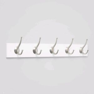 Threshold NWT New Traditional 5 Hook Wall Rack in White/Silver